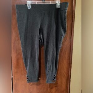 Sonoma Black Cropped Leggings with Crisscross Hem